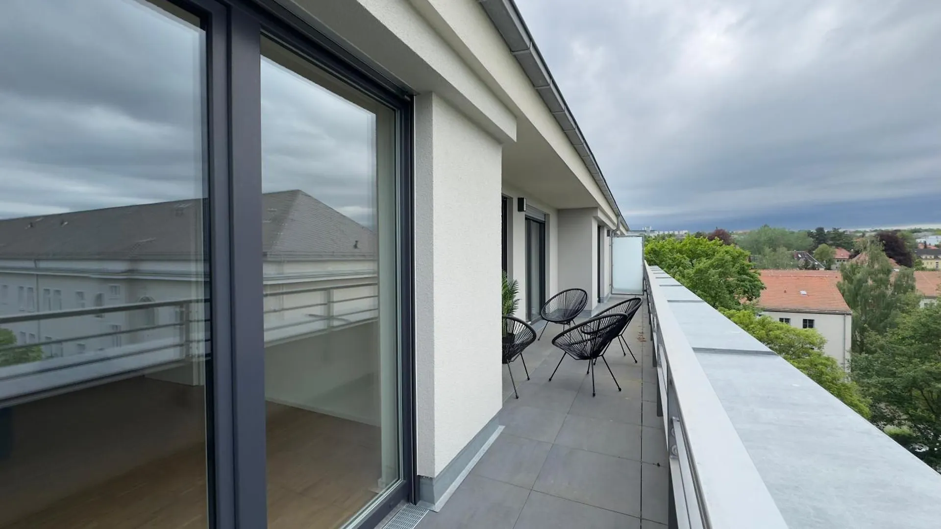Aryve Boutique-Apartment Dresdner Penthouse Mit Dachterrasse - Tiefgaragenstellplaetze - Design-Interieur Dresden Germany